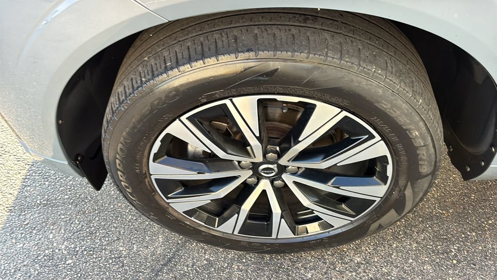 Used 2024 Volvo XC60 B5 Core w/ Climate Package AWD/4WD image 32