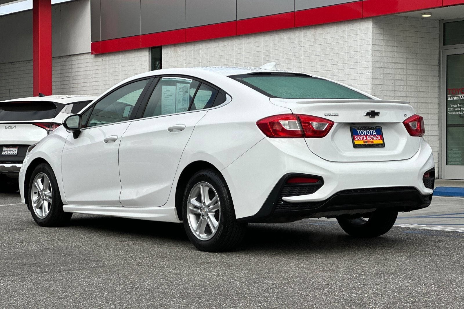 Used 2018 Chevrolet Cruze LT w/ RS Package FWD image 6