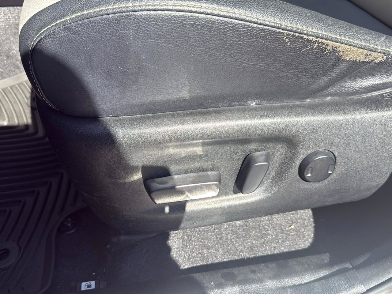 Used 2018 Toyota RAV4 Platinum FWD image 11