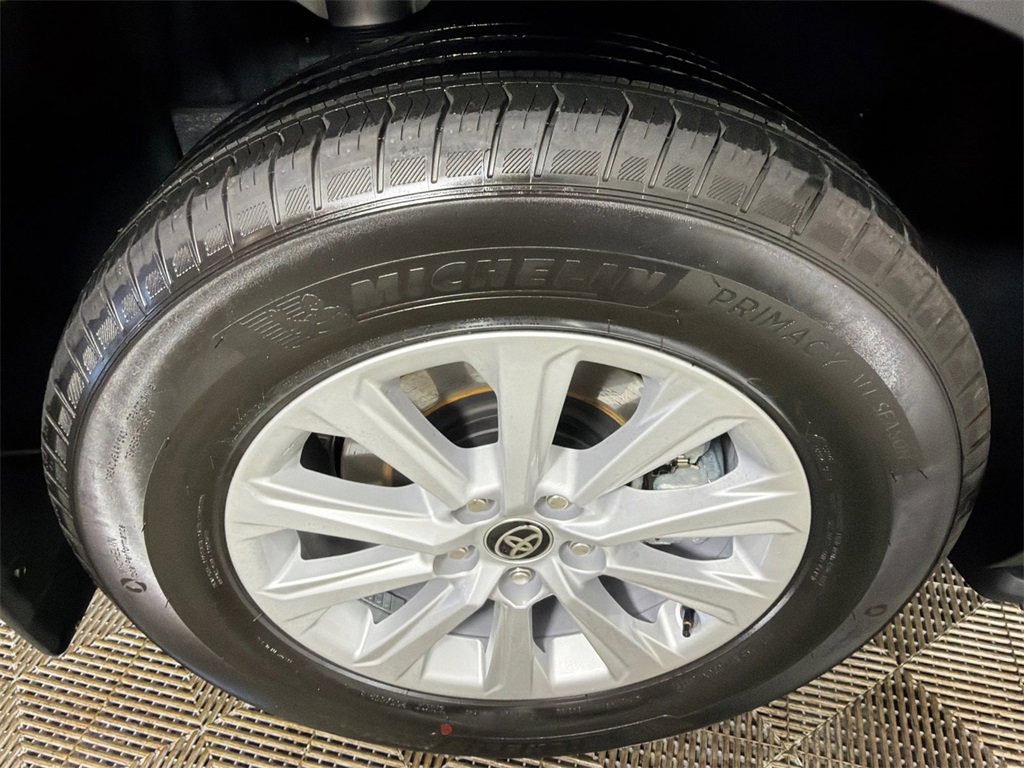 Used 2026 Toyota Grand Highlander XLE image 17