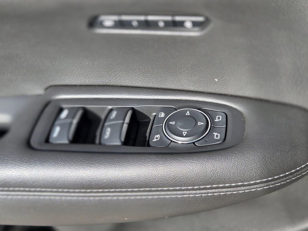 Used 2022 Cadillac XT6 Luxury w/ LPO, Floor Liner Package FWD image 27