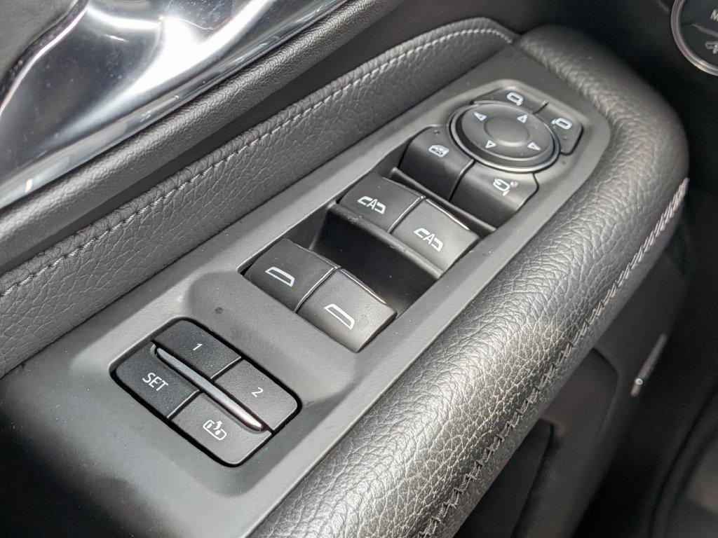 Used 2021 GMC Yukon XL Denali w/ Denali Ultimate Package AWD/4WD image 26