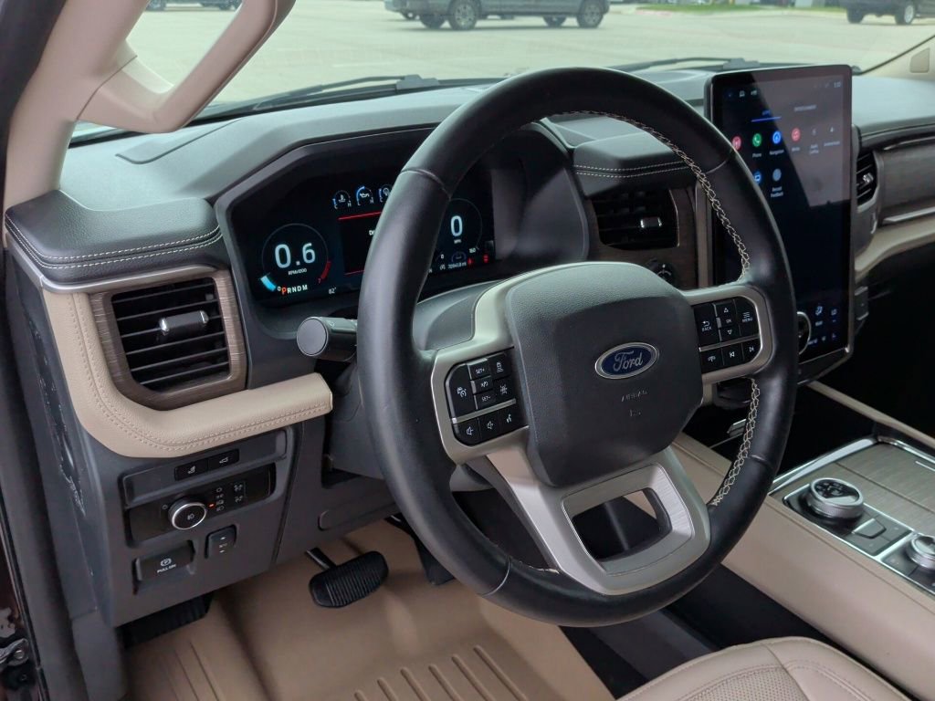 Used 2023 Ford Expedition Limited image 15
