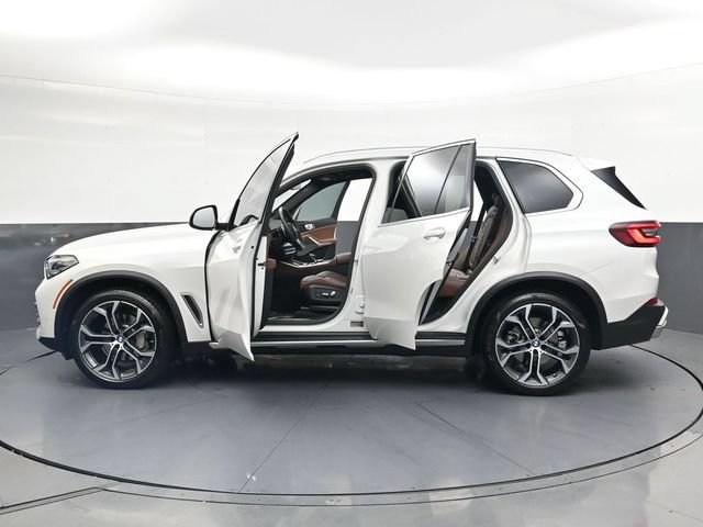 Used 2023 BMW X5 xDrive40i w/ Premium Package AWD/4WD image 42