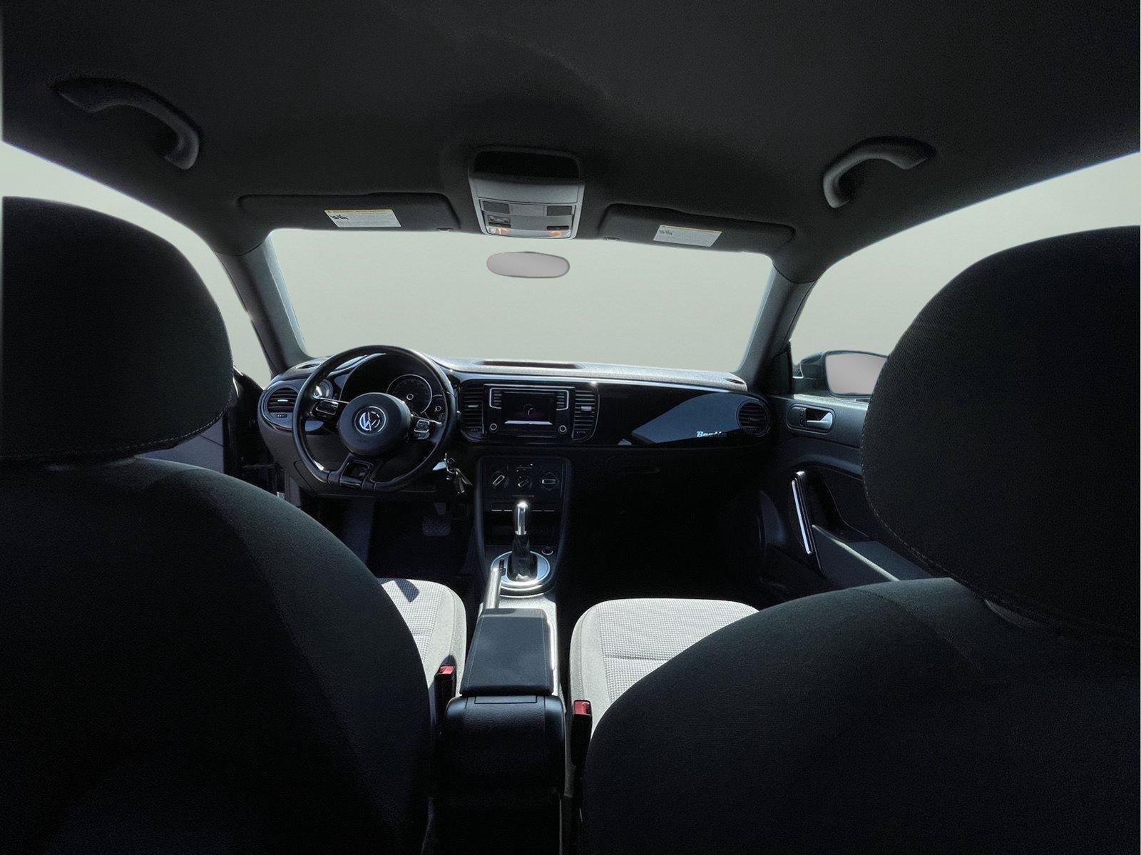 Used 2018 Volkswagen Beetle 2.0T FWD image 18