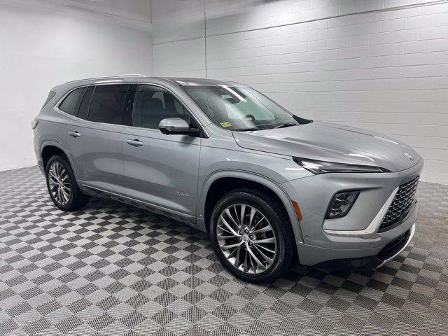 Used 2026 Buick Enclave Avenir w/ Super Cruise Package FWD image 4
