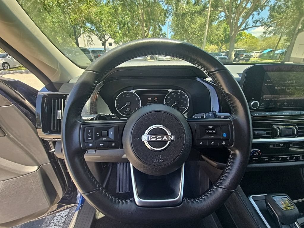 Used 2024 Nissan Pathfinder SV FWD image 17