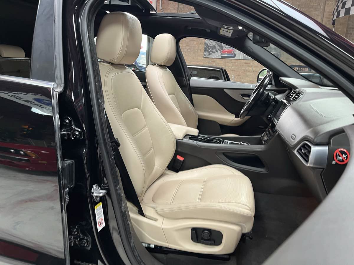Used 2017 Jaguar F-PACE Prestige AWD/4WD image 22