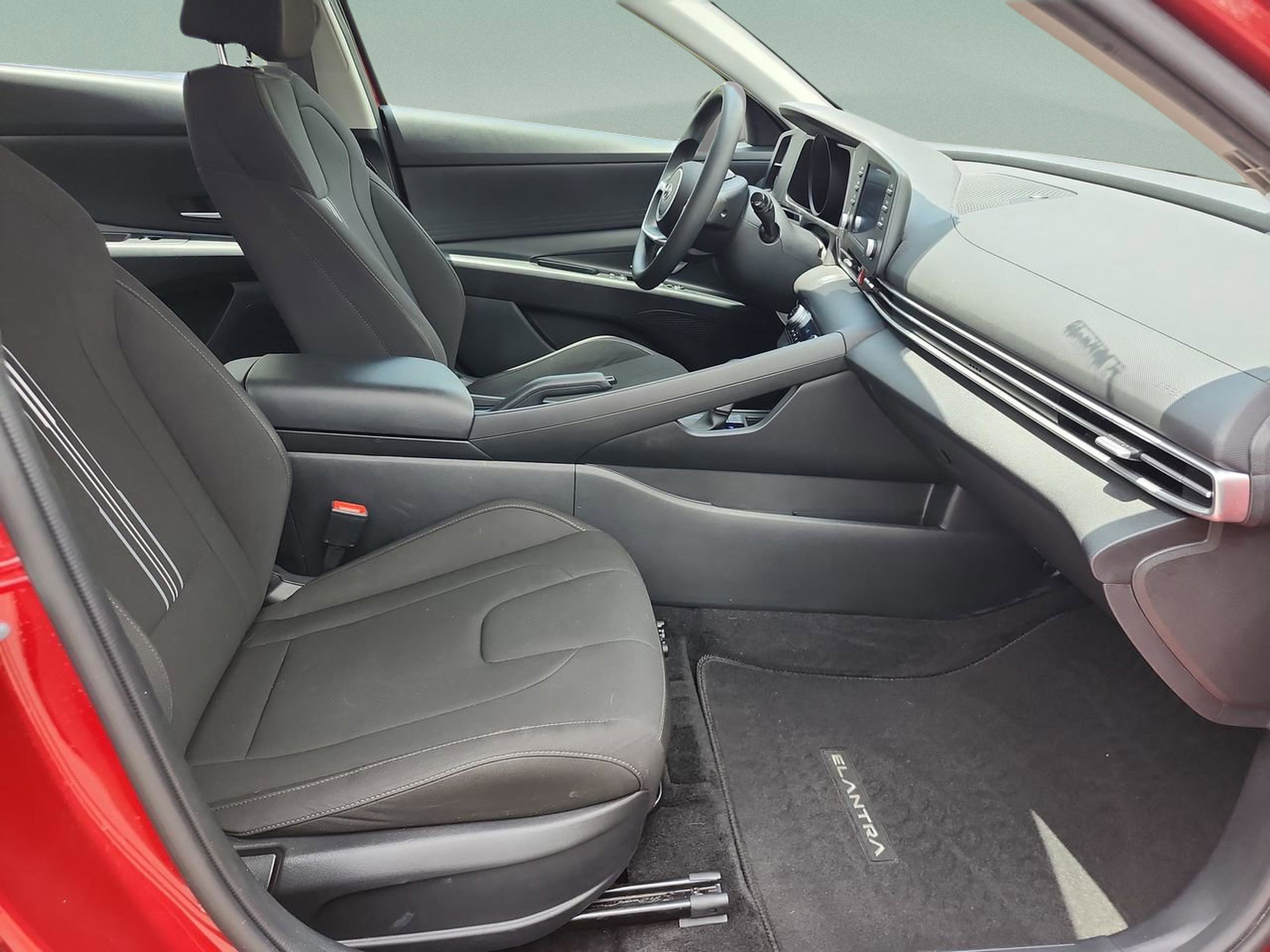 Certified 2023 Hyundai Elantra SEL FWD image 18