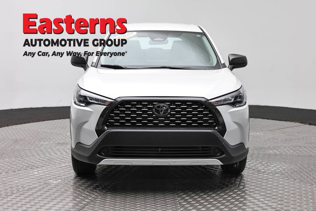 Used 2023 Toyota Corolla Cross L AWD/4WD image 2