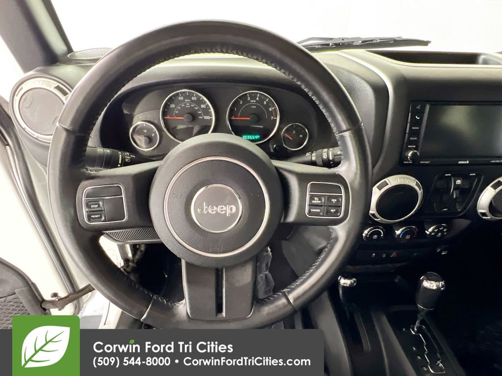 Used 2017 Jeep Wrangler Unlimited Sahara AWD/4WD image 8