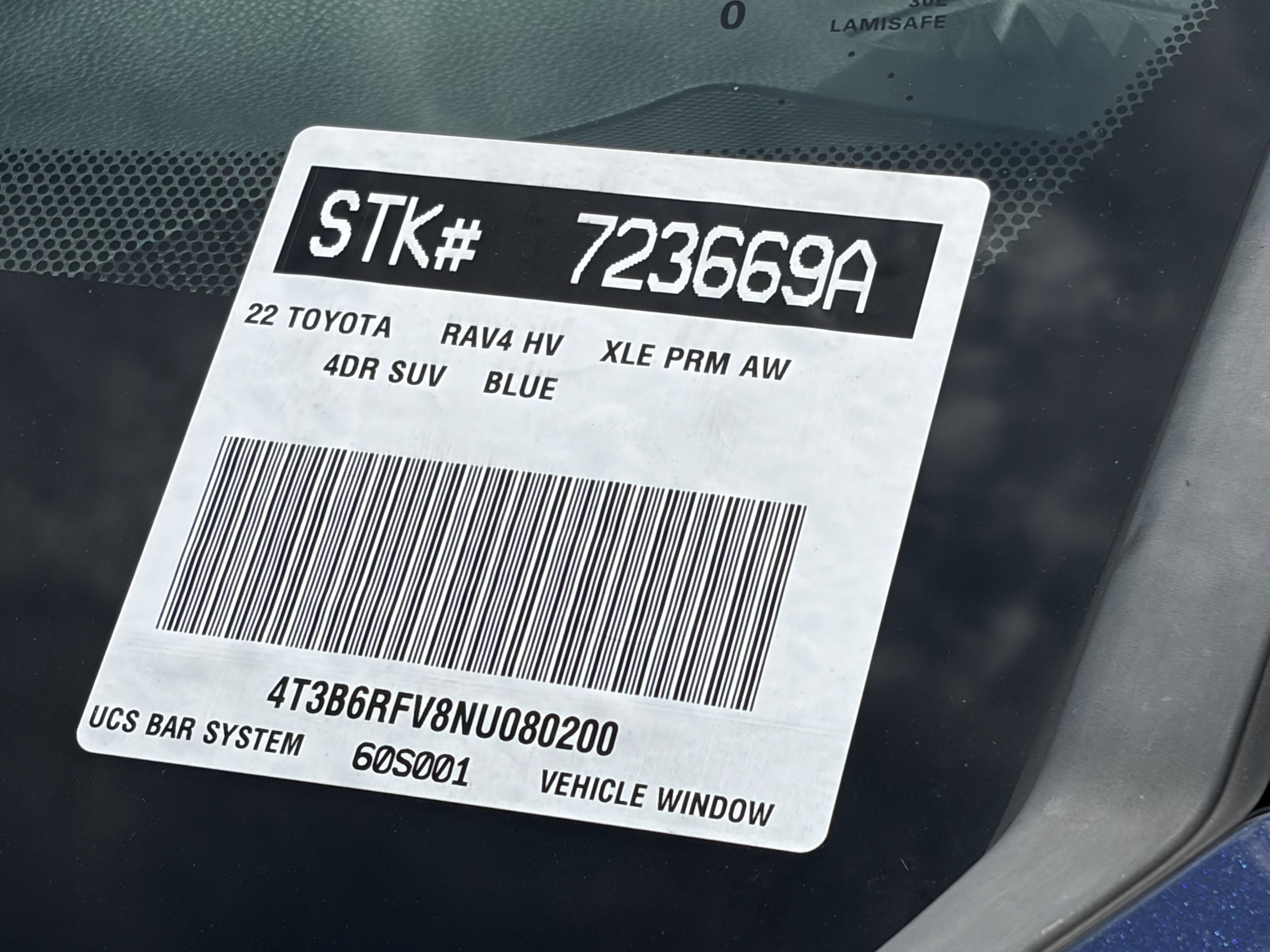 Certified 2022 Toyota RAV4 XLE Premium AWD/4WD image 32