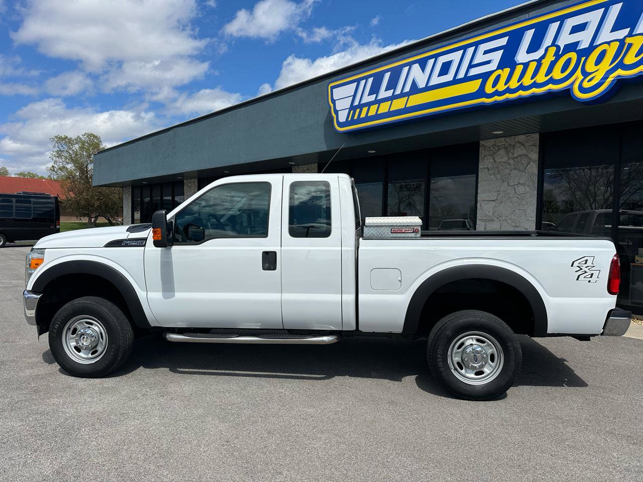 Used 2016 Ford F250 XL w/ Power Equipment Group image 4