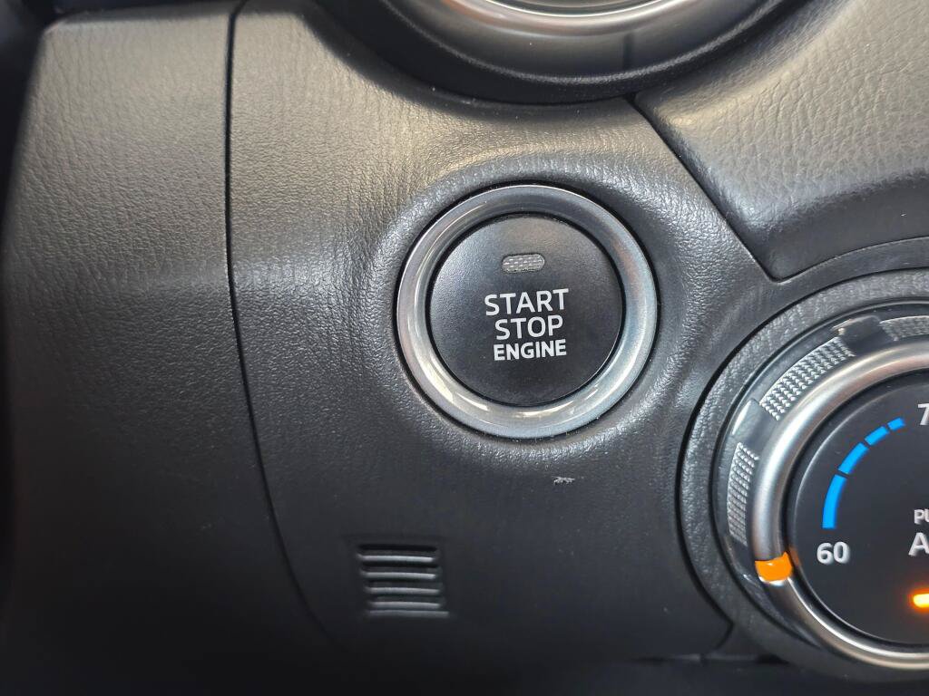 Used 2023 MAZDA MX-5 Miata Grand Touring RWD image 32