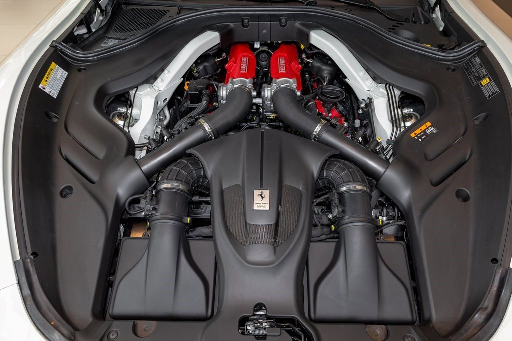 Used 2024 Ferrari Roma Spider image 35