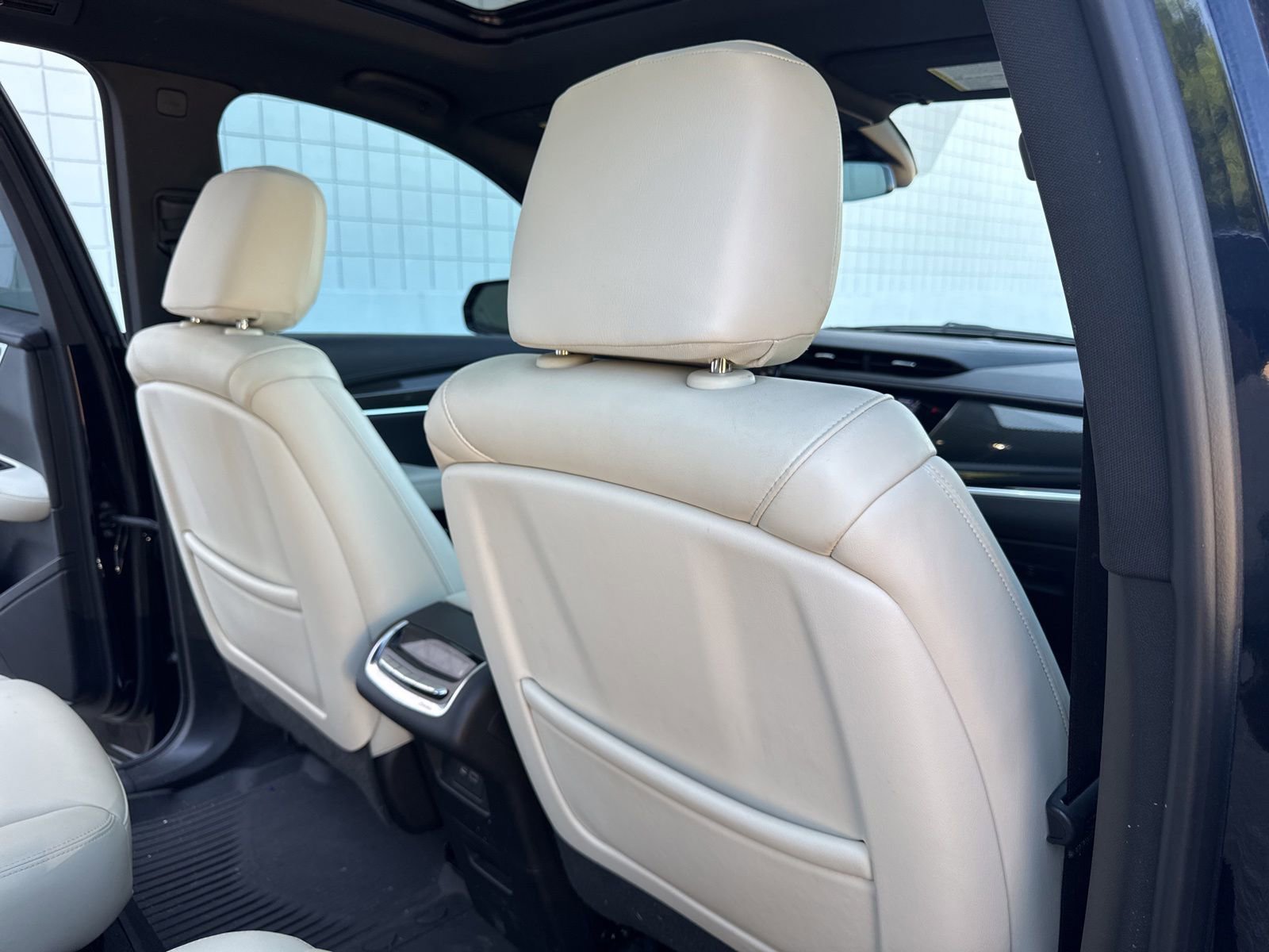 Used 2021 Cadillac XT6 Sport w/ LPO, Floor Liner Package AWD/4WD image 25