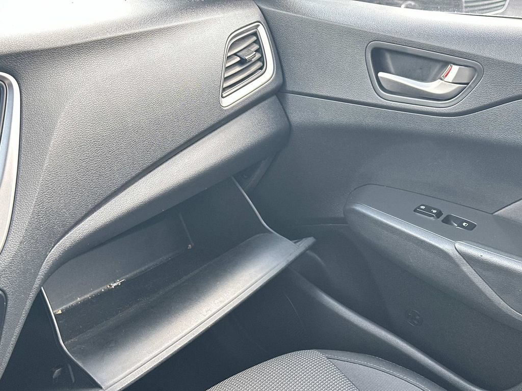 Used 2018 Hyundai Accent SE FWD image 32