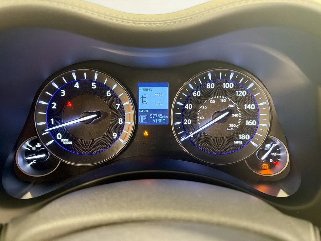 Used 2017 INFINITI Q70 5.6 w/ Sport Package RWD image 13