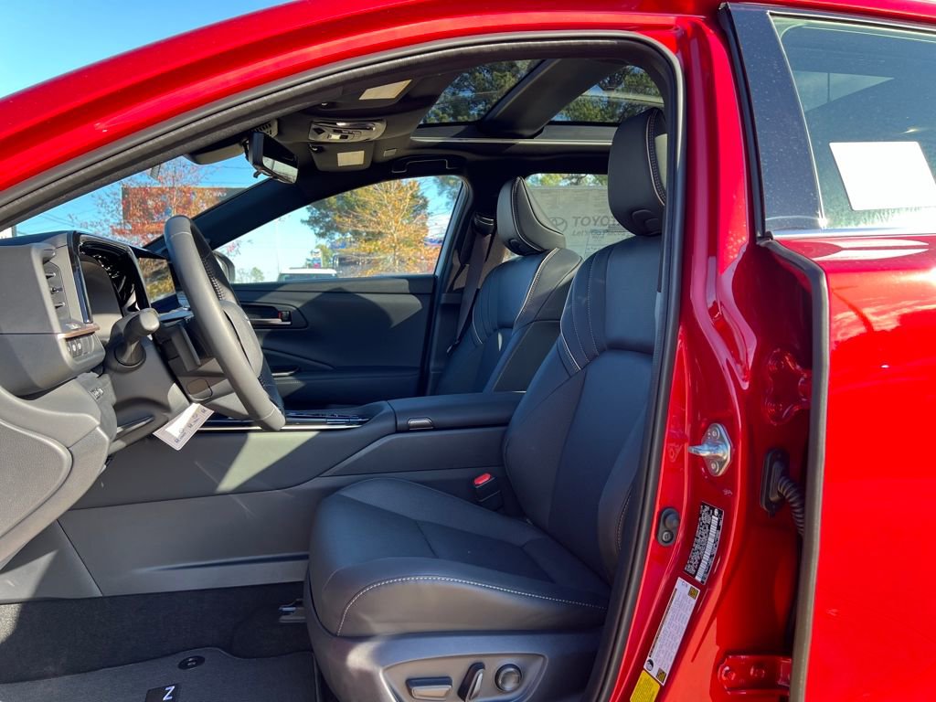 New 2025 Toyota Crown Signia w/ Advanced Technology Package image 3