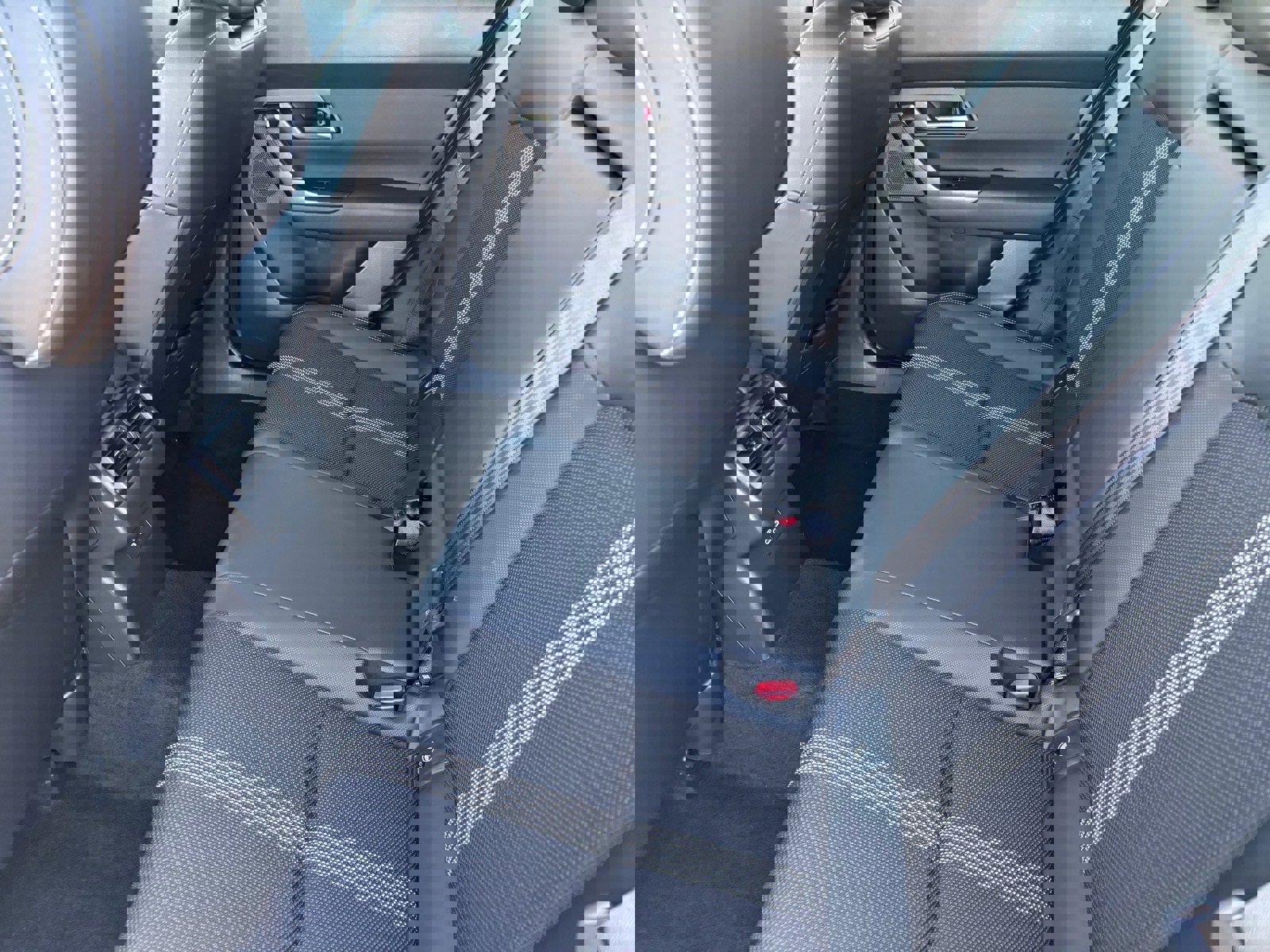 Used 2025 MAZDA CX-50 AWD 2.5 S w/ Premium Package image 18