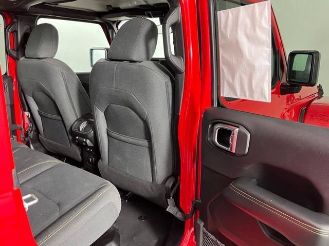 Used 2024 Jeep Wrangler Unlimited Sahara AWD/4WD image 27
