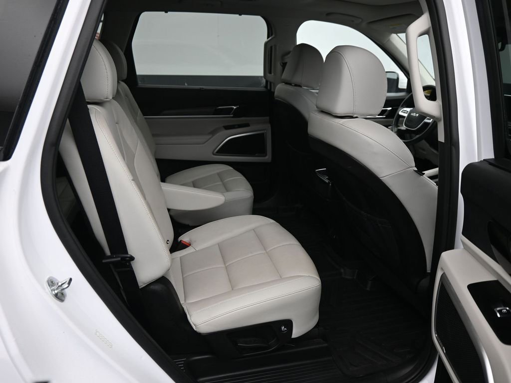 Used 2022 Kia Telluride EX w/ EX Premium Package image 13