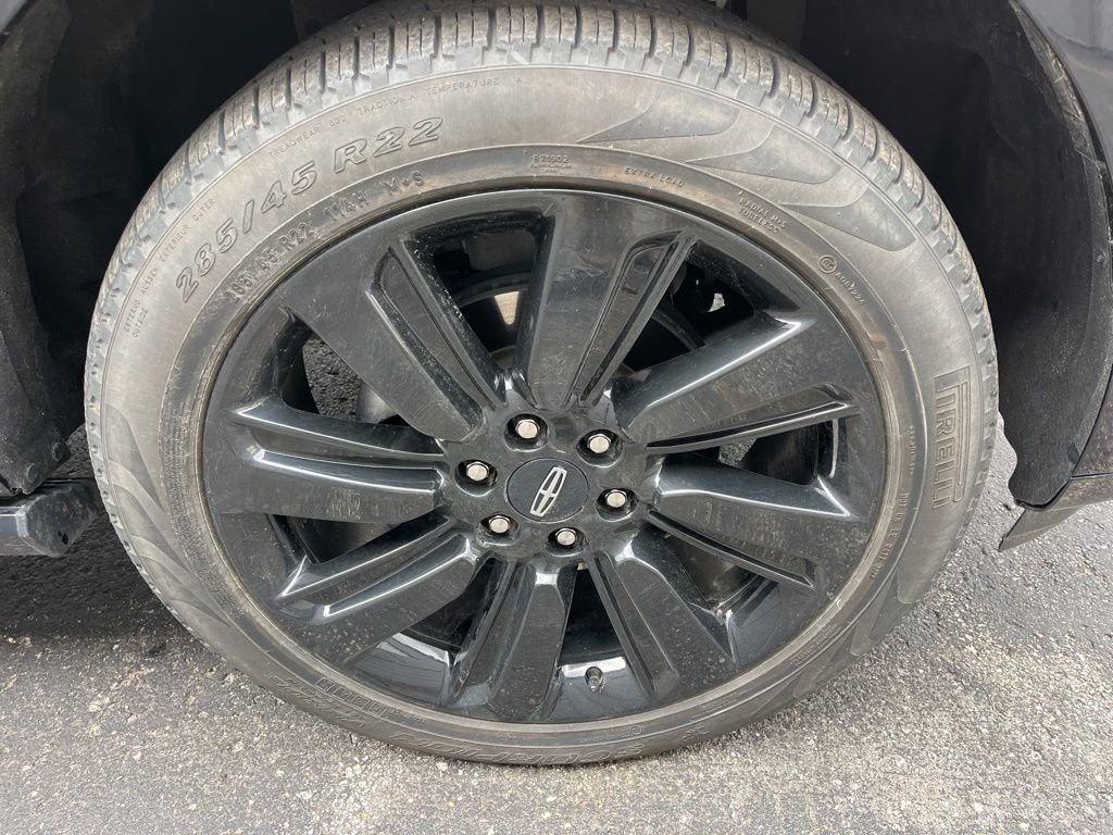 Used 2022 Lincoln Navigator L Reserve image 4