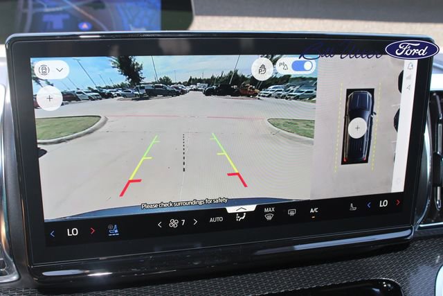 New 2025 Ford Expedition Platinum w/ Stealth Appearance Package image 15