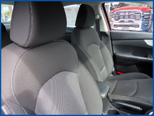 Used 2023 Kia Forte LXS FWD image 9