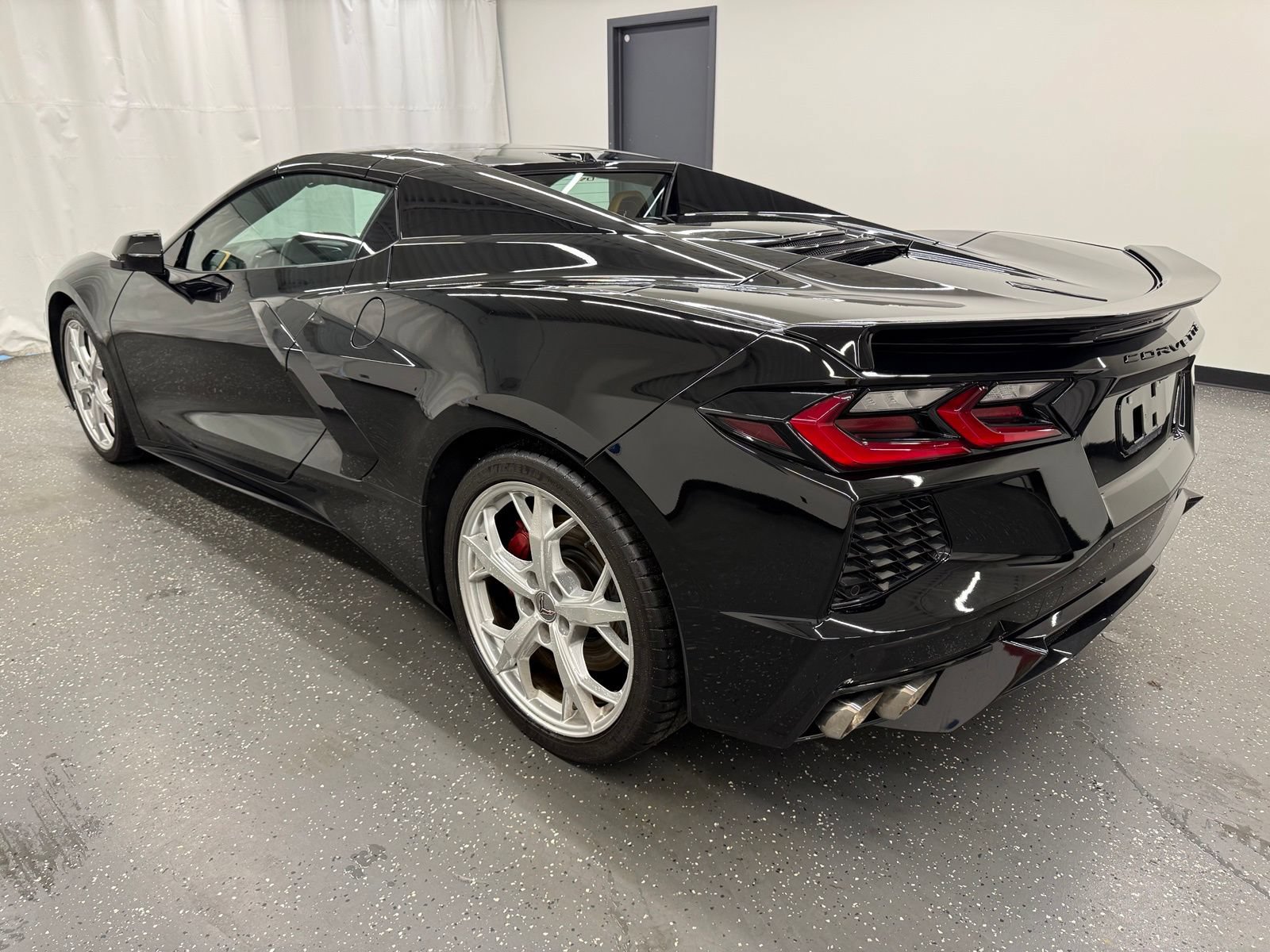 Used 2023 Chevrolet Corvette Stingray Preferred Conv w/ Z51 Performance Package RWD image 3