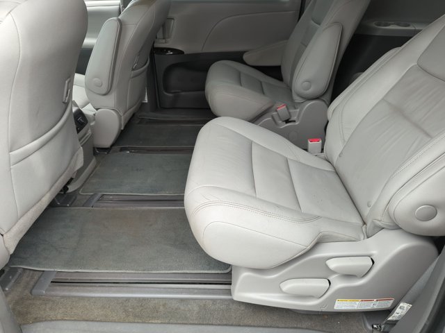 Used 2018 Toyota Sienna XLE AWD/4WD image 19