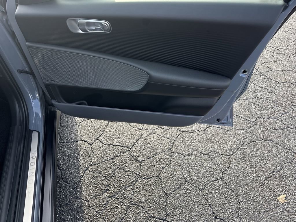 Used 2024 Hyundai Ioniq 6 Limited image 14