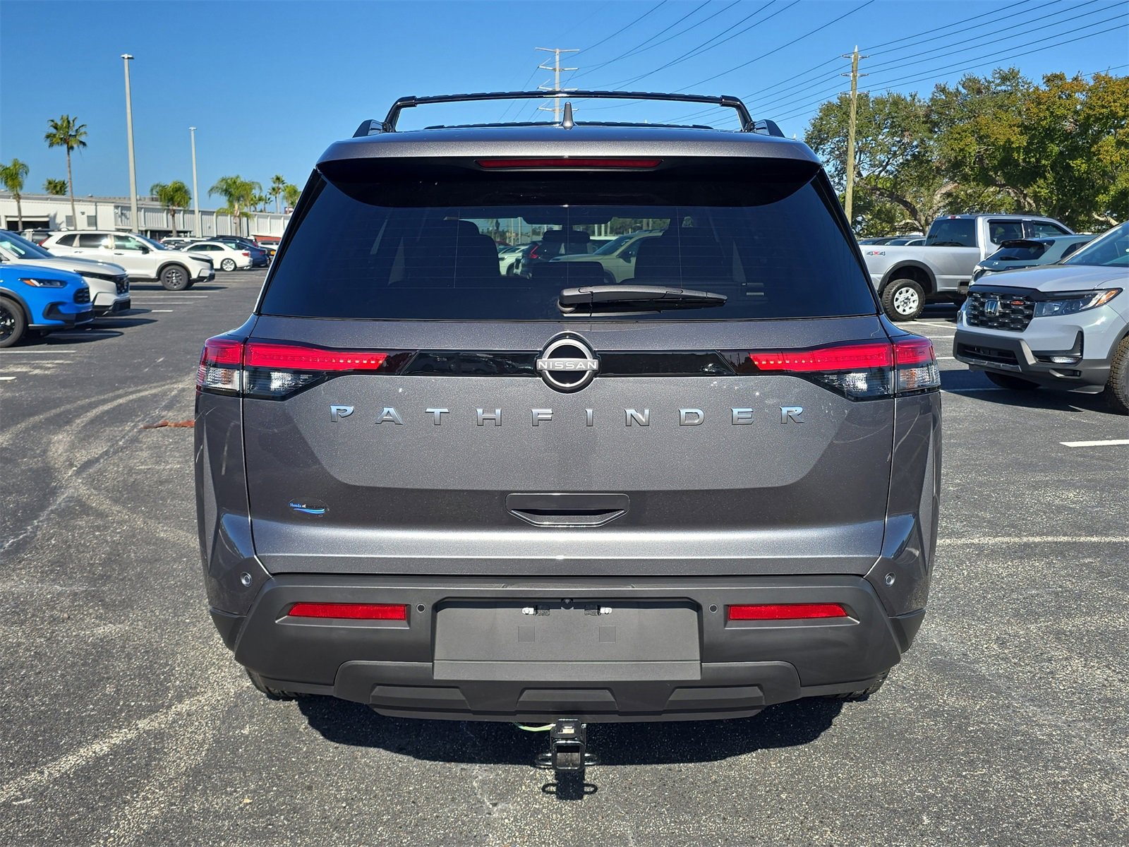 Used 2025 Nissan Pathfinder SV image 5