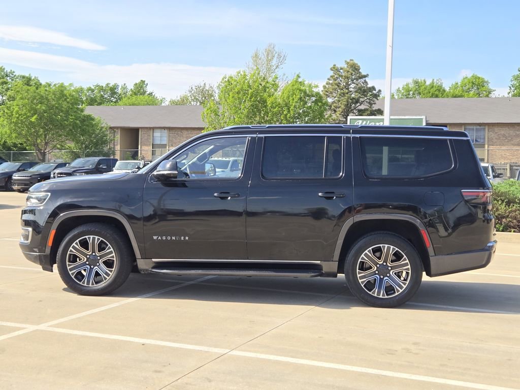 Used 2022 Jeep Wagoneer Series III AWD/4WD image 4