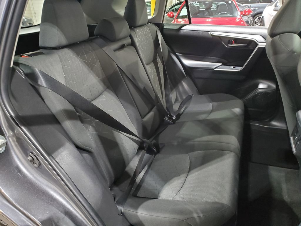 Used 2022 Toyota RAV4 XLE w/ Convenience Package AWD/4WD image 19