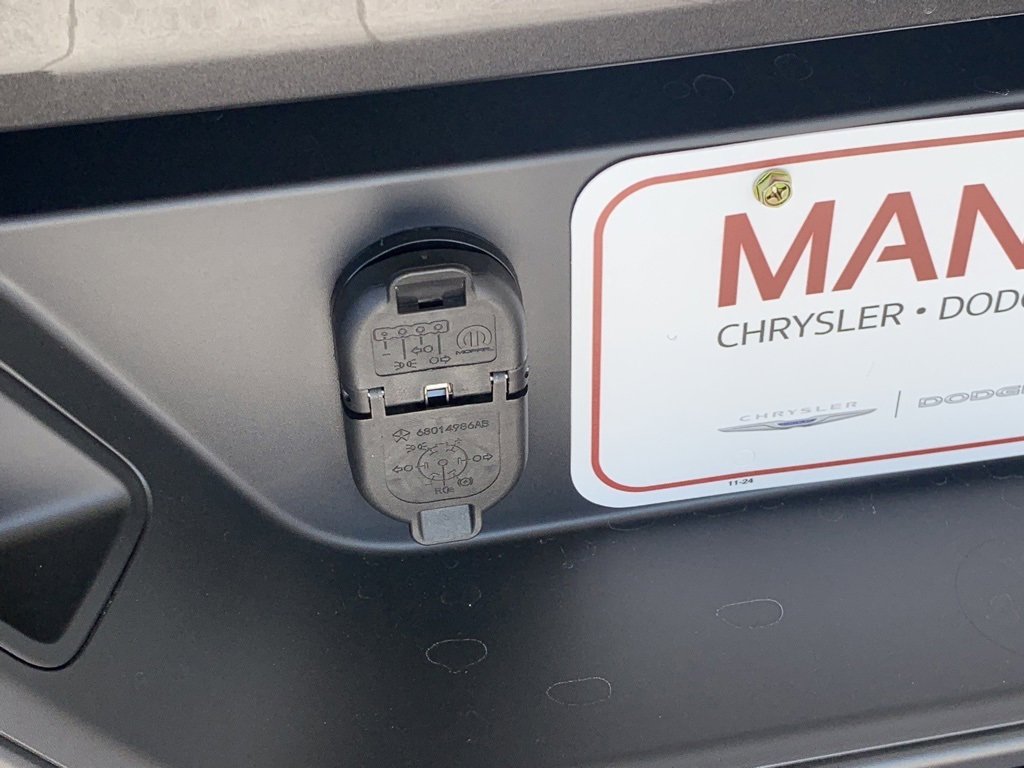 New 2025 Jeep Gladiator Mojave w/ Convenience Group image 17