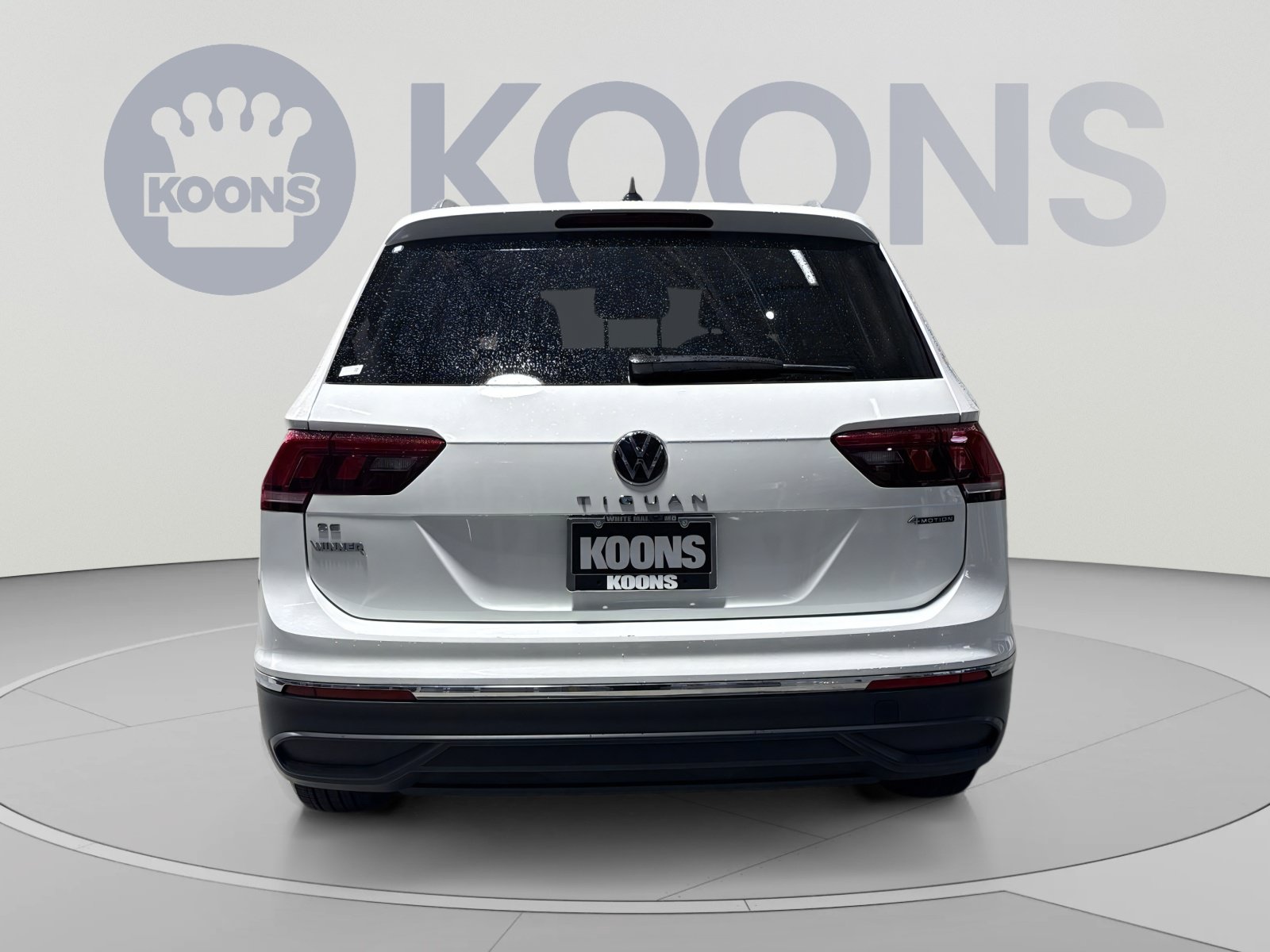 Used 2024 Volkswagen Tiguan SE w/ Panoramic Sunroof Package AWD/4WD image 11