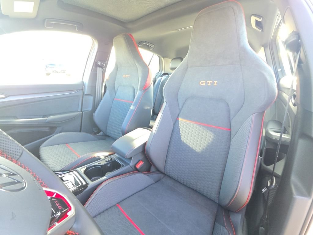 New 2026 Volkswagen GTI SE image 11