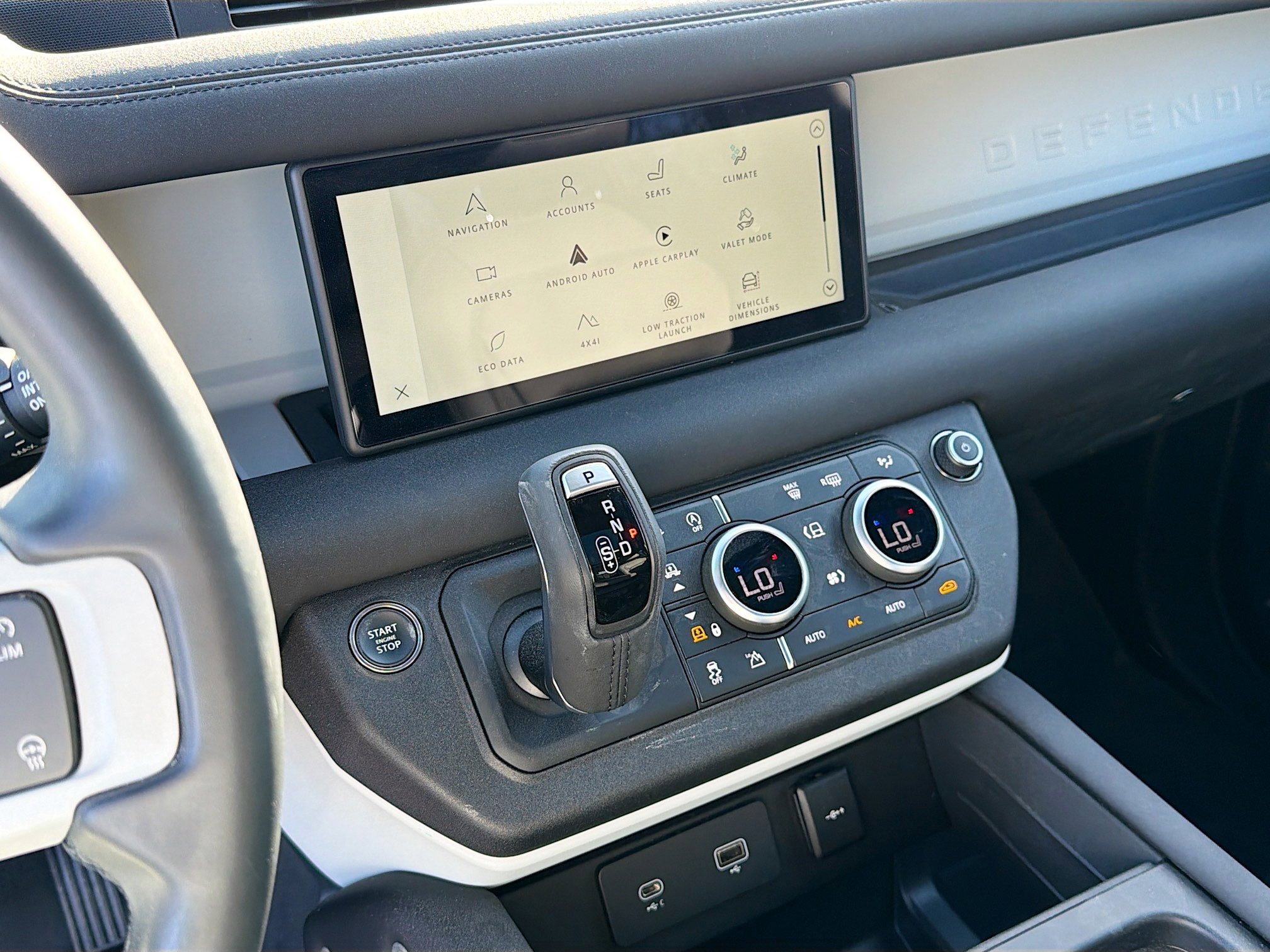 Used 2024 Land Rover Defender 110 S image 28