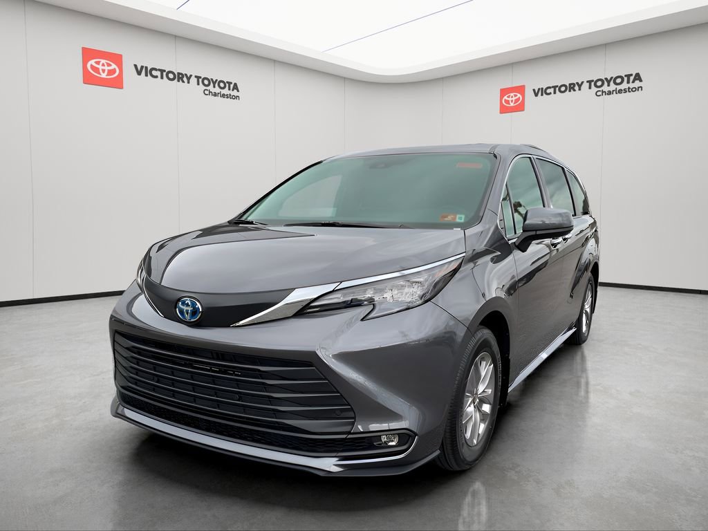 New 2025 Toyota Sienna XLE