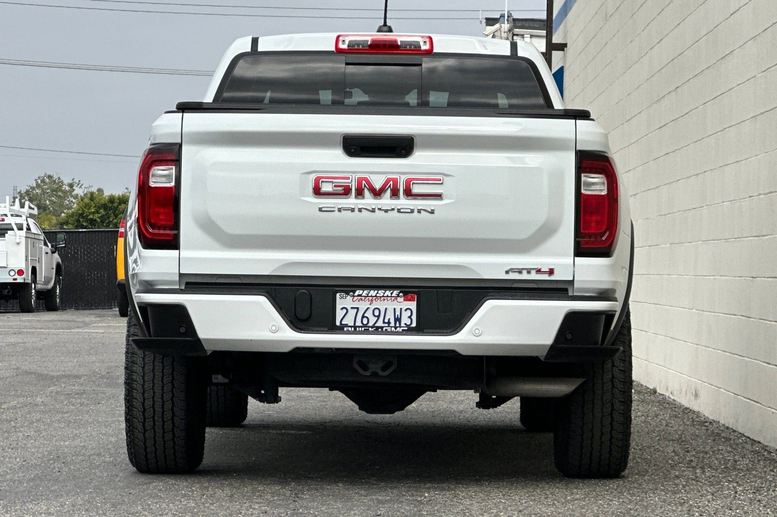 Certified 2023 GMC Canyon AT4 w/ AT4 Premium Package AWD/4WD image 5