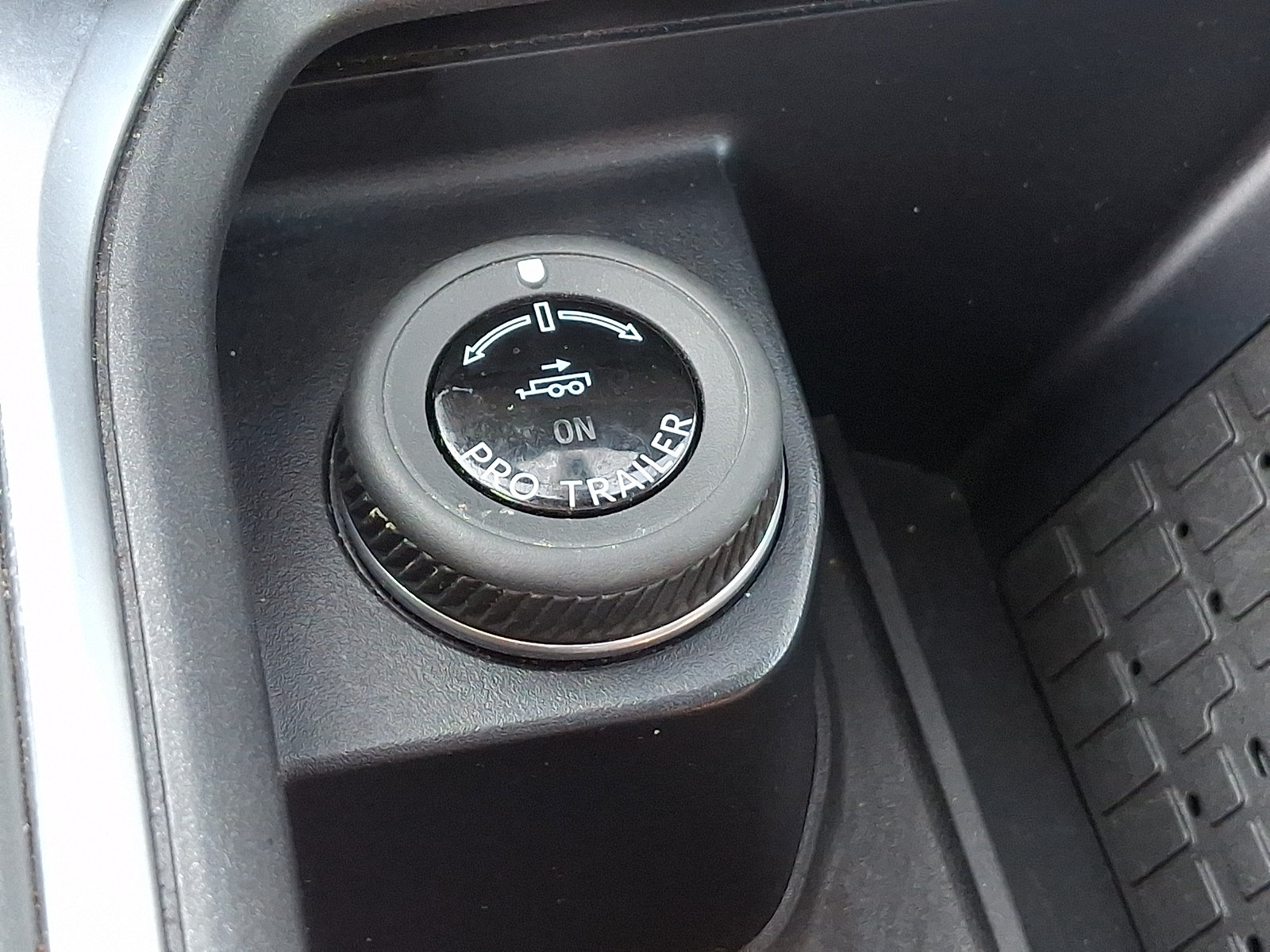 Certified 2025 Ford Expedition Active AWD/4WD image 26