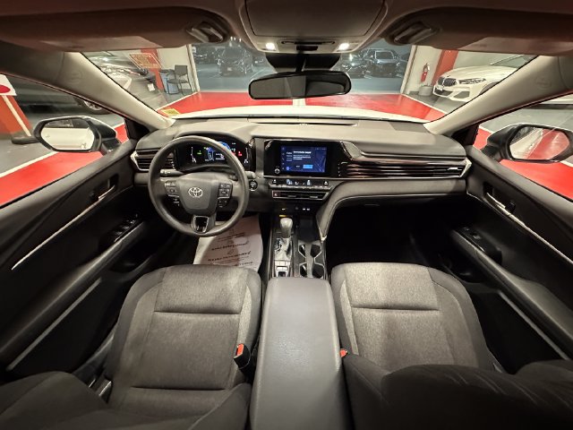 Used 2025 Toyota Camry LE FWD image 25
