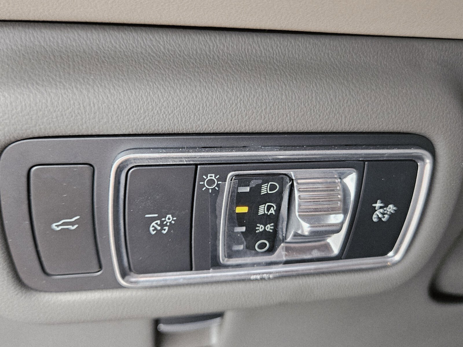 Used 2024 Lincoln Nautilus Premier image 33
