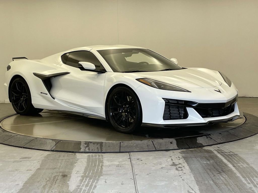 Used 2025 Chevrolet Corvette Z06 image 9