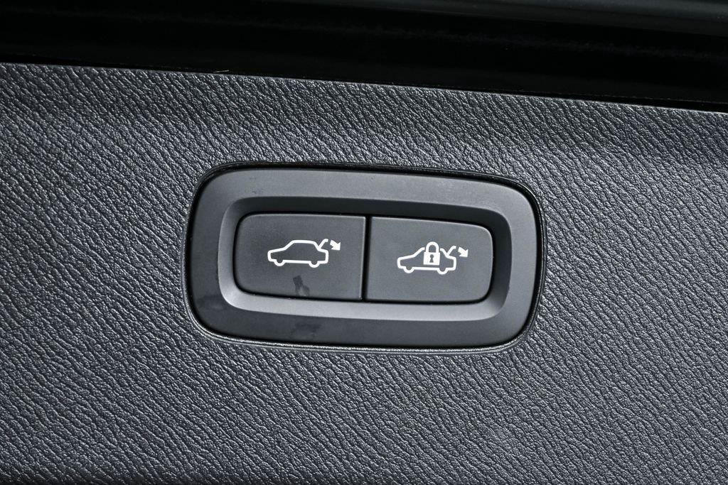 Certified 2025 Volvo XC90 T8 Ultra w/ Protection Package Premier AWD/4WD image 35