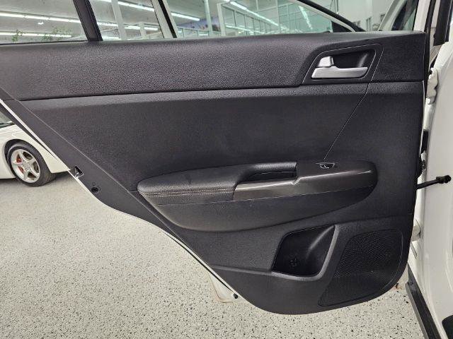 Used 2020 Kia Sportage LX image 25