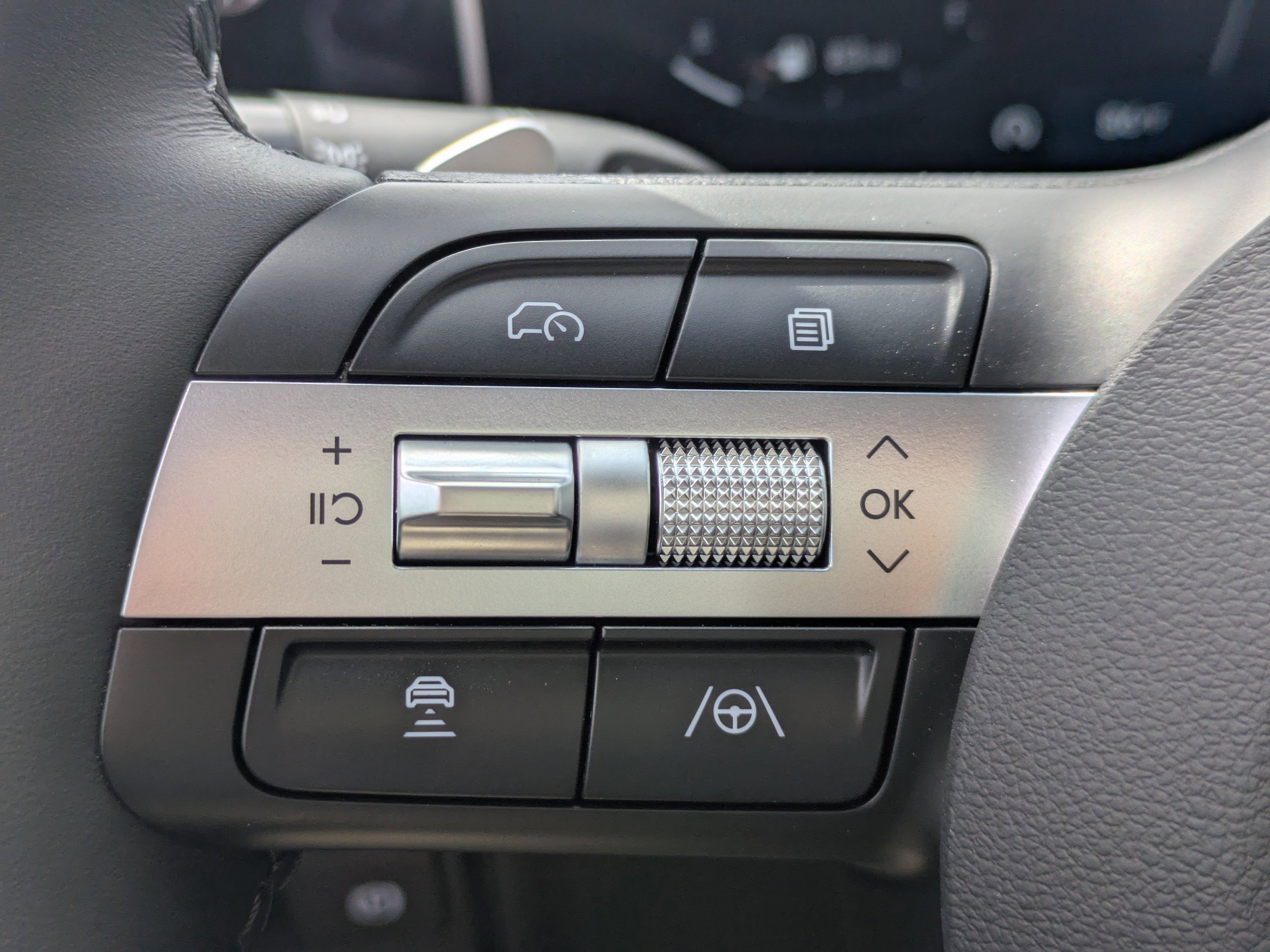 New 2025 Hyundai Tucson Limited FWD image 26