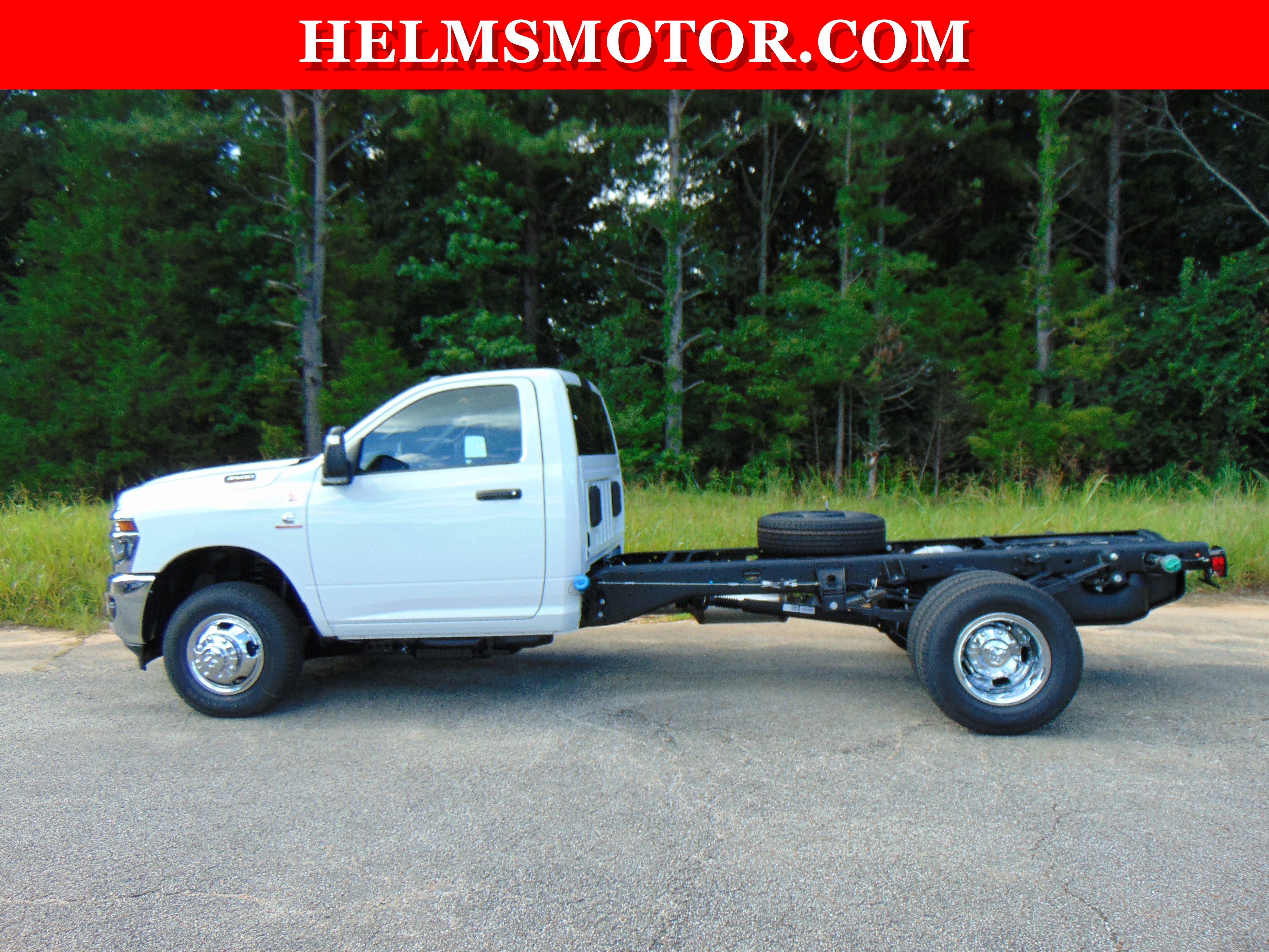 New 2026 RAM 3500 Tradesman w/ Chrome Appearance Group A AWD/4WD image 4