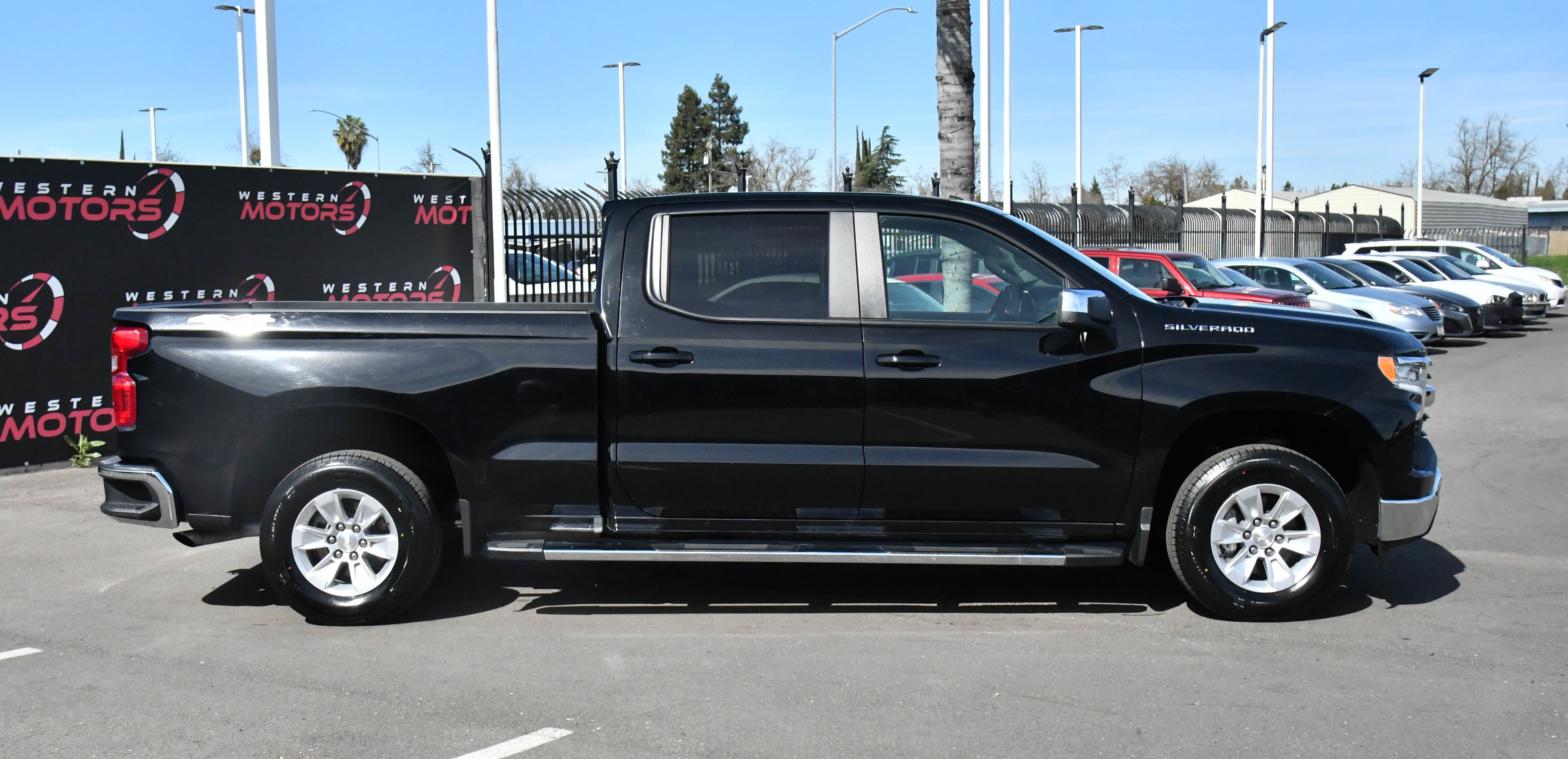 Used 2024 Chevrolet Silverado 1500 LT w/ Protection Package AWD/4WD image 9